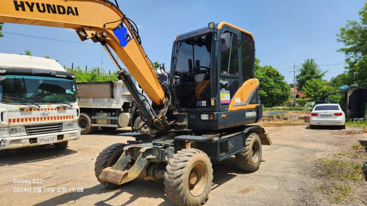 Экскаватор Hyundai HW60 Toshkentda hududida, narxi 471993210 so'm KMG EXPORT CO. korxonasidan - Prom.uz (ID#1239301)