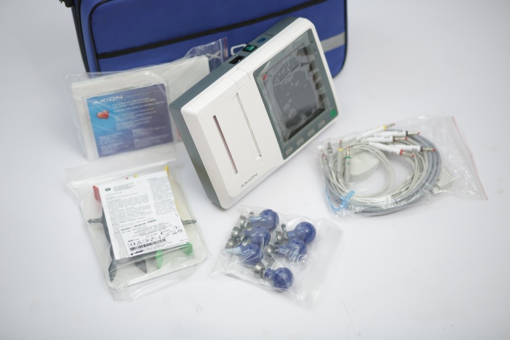 электрокардиограф 12 канальный экзт-3/6-04 аксион. электрокардиограф эк3тц-3/6-04. электрокардиограф эк3тц-3/6-04 аксион. электрокардиограф эк1т-1/3-07 аксион (1/3- канальный). электрокардиограф эк3тц-3/6-04— 12 канальный.
